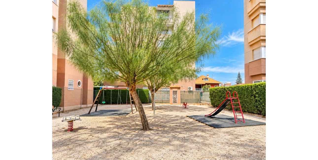 Resale - Apartment / flat -
Torrevieja - Torrevieja - Centre