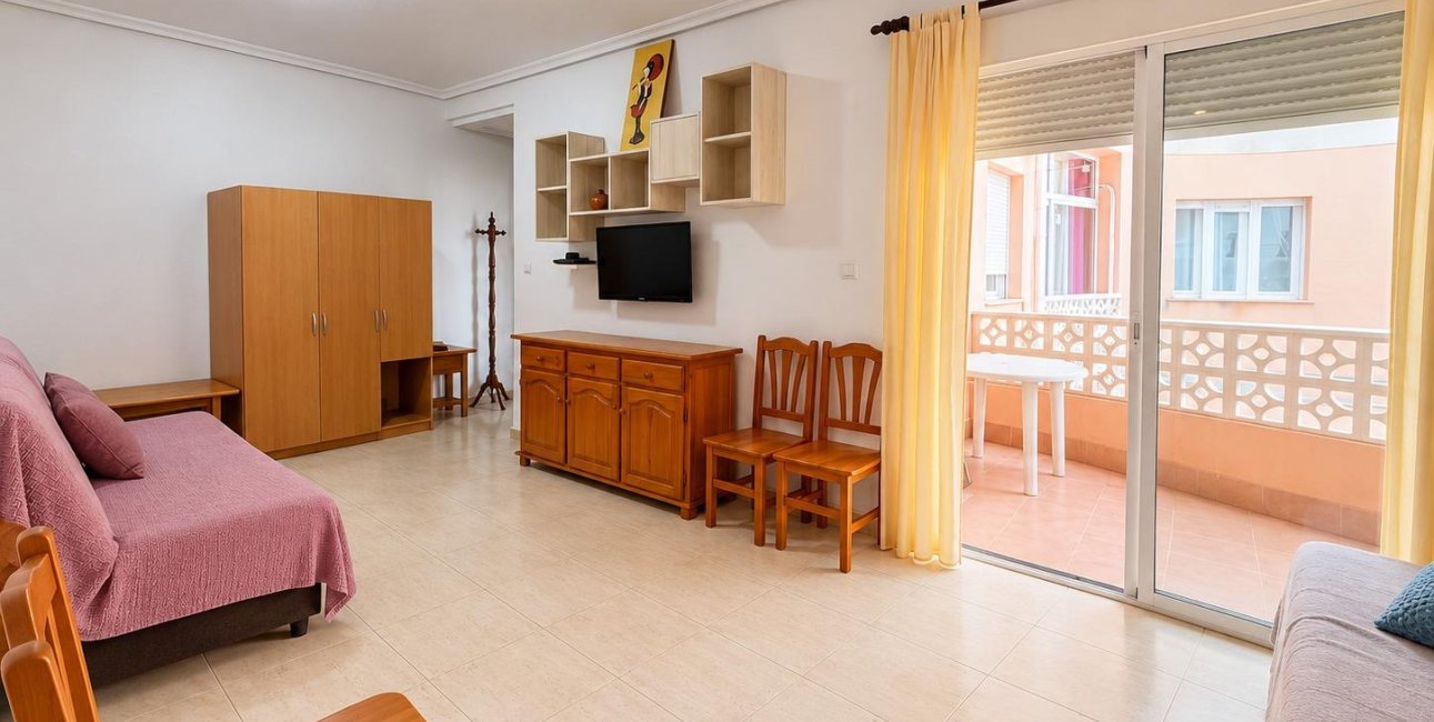 Reventa - Estudio -
Torrevieja - Estacion de autobuses