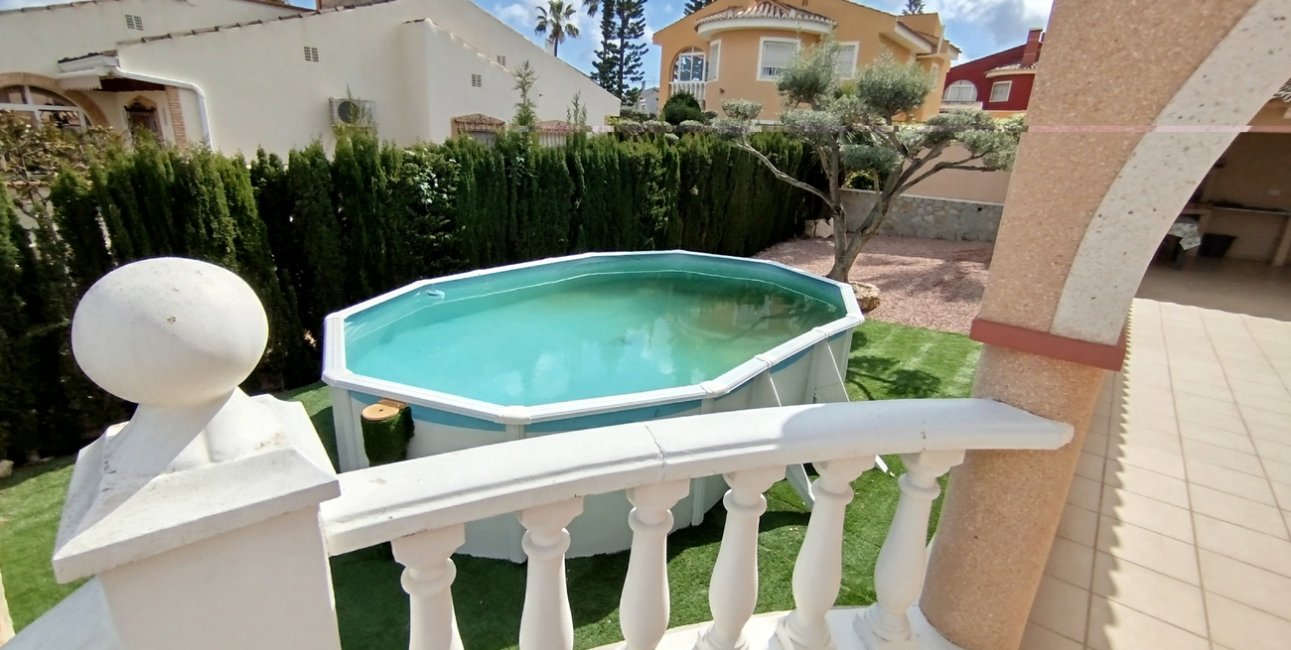 Resale - Villa -
Ciudad Quesada - Pueblo Lucero