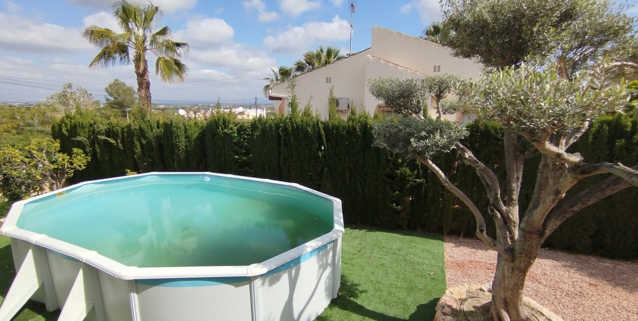 Resale - Villa -
Ciudad Quesada - Pueblo Lucero