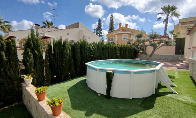 Resale - Villa -
Ciudad Quesada - Pueblo Lucero