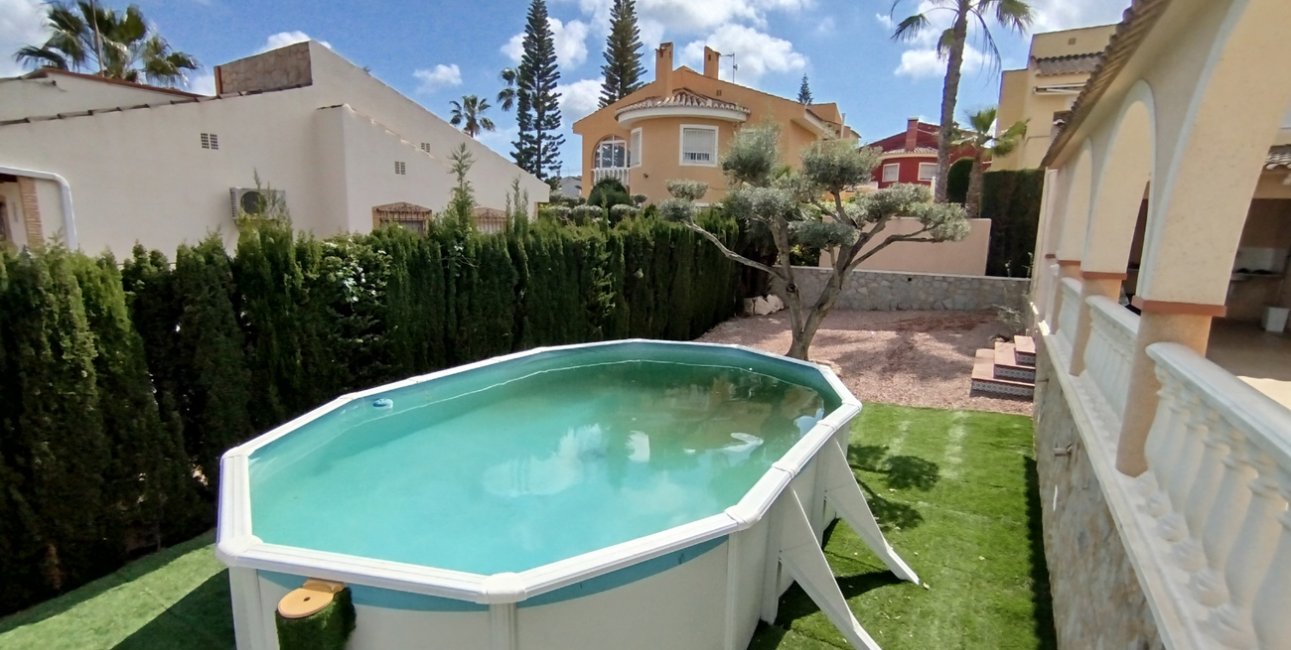Resale - Villa -
Ciudad Quesada - Pueblo Lucero