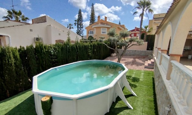Resale - Villa -
Ciudad Quesada - Pueblo Lucero