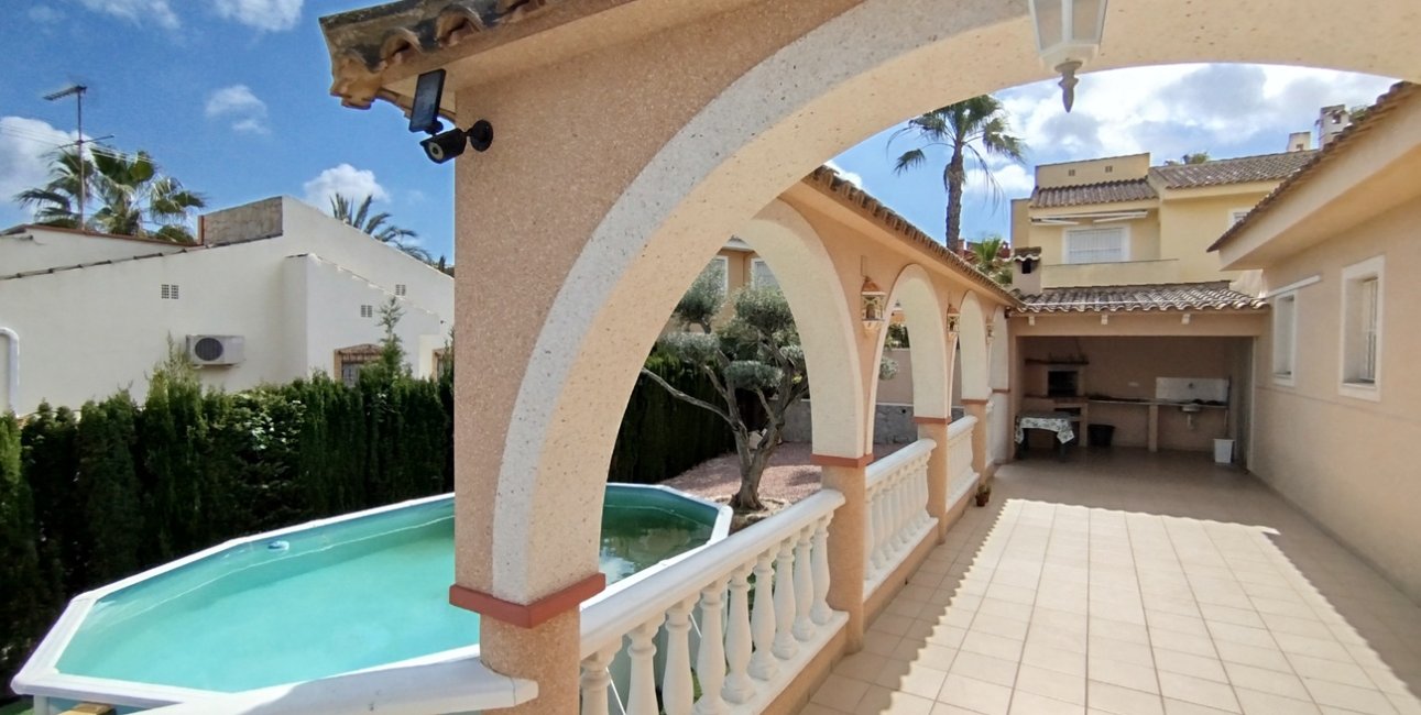 Resale - Villa -
Ciudad Quesada - Pueblo Lucero