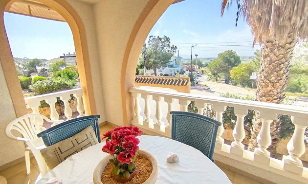 Resale - Villa -
Ciudad Quesada - Pueblo Lucero