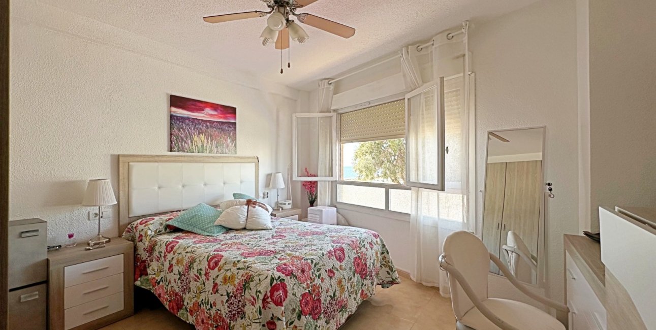 Resale - Apartment / flat -
Torrevieja - Playa de los Naufragos