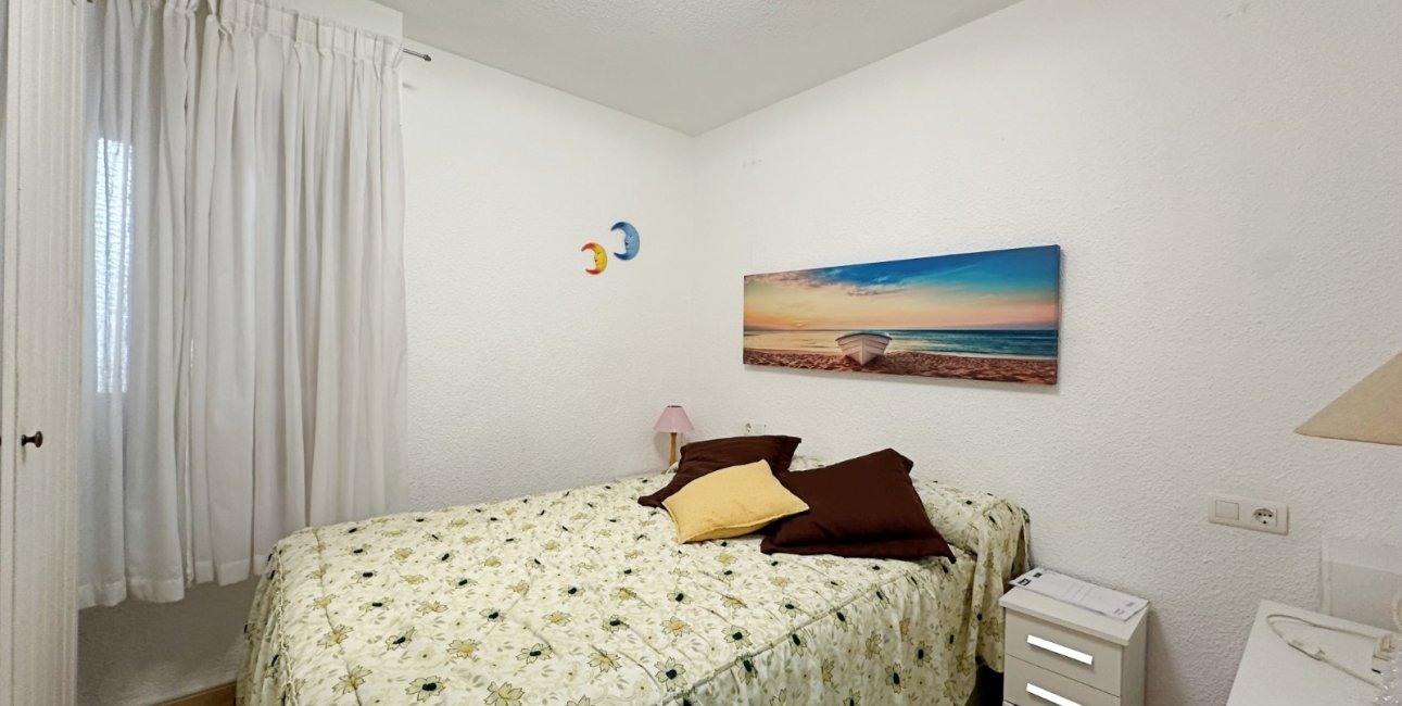 Rynek wtórny - Apartment / Duplex -
Torrevieja - Playa de los Naufragos