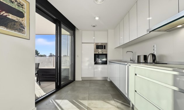 Reventa - Apartamento / piso -
Dehesa de campoamor - Campoamor