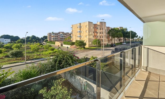 Reventa - Apartamento / piso -
Dehesa de campoamor - Campoamor