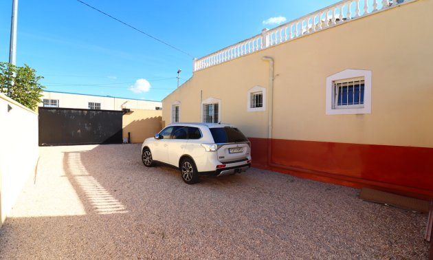 Reventa - Finca -
Rafal - El Mudamiento