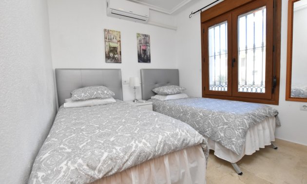 Resale - Bungalow -
Algorfa - La Finca Golf Resort