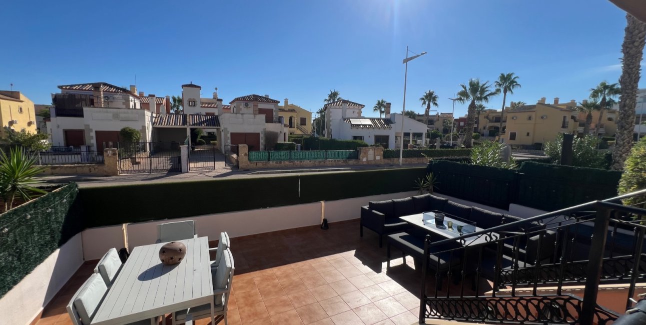 Resale - Bungalow -
Algorfa - La Finca Golf Resort