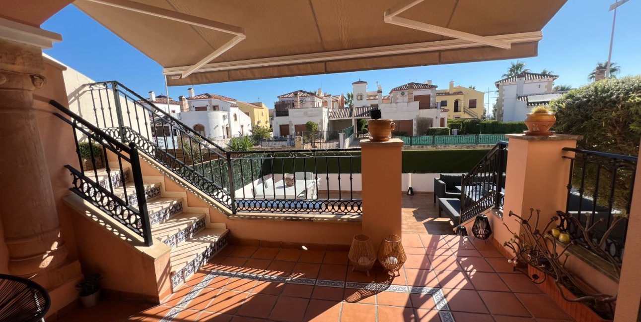 Resale - Bungalow -
Algorfa - La Finca Golf Resort