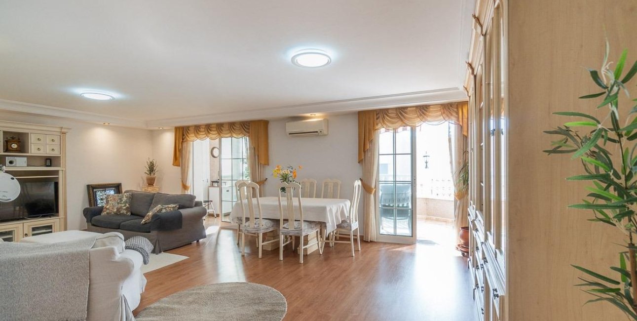 Resale - Penthouse -
Torrevieja - Centro