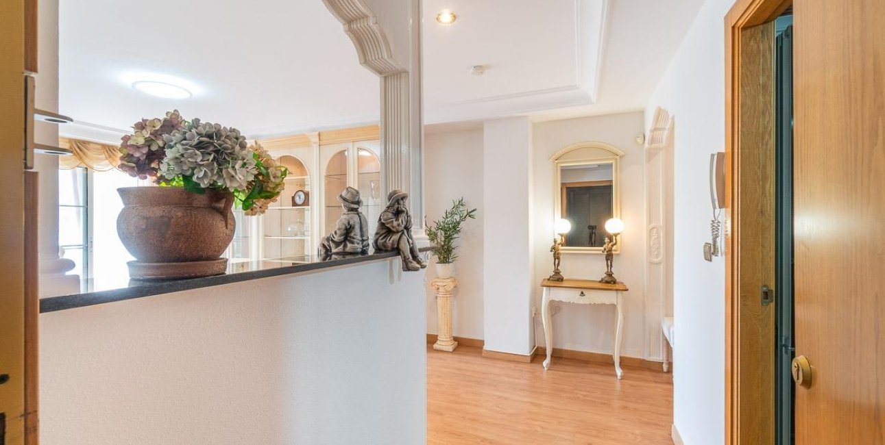 Resale - Penthouse -
Torrevieja - Centro