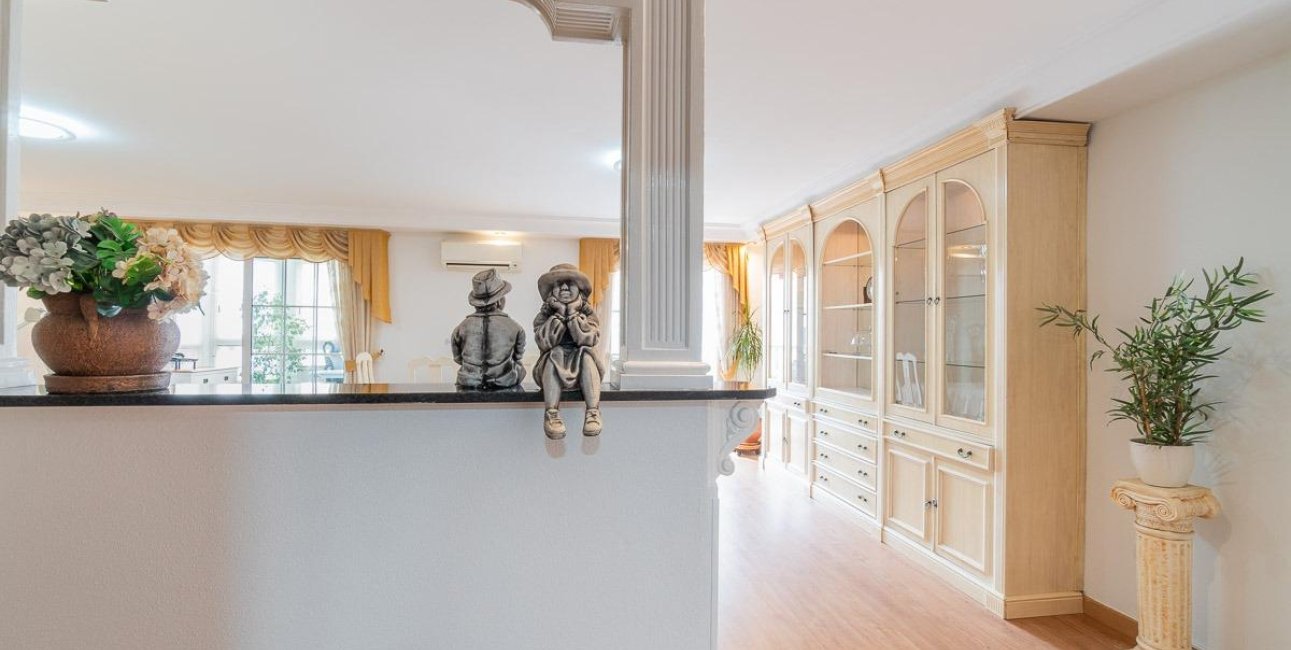 Resale - Penthouse -
Torrevieja - Centro