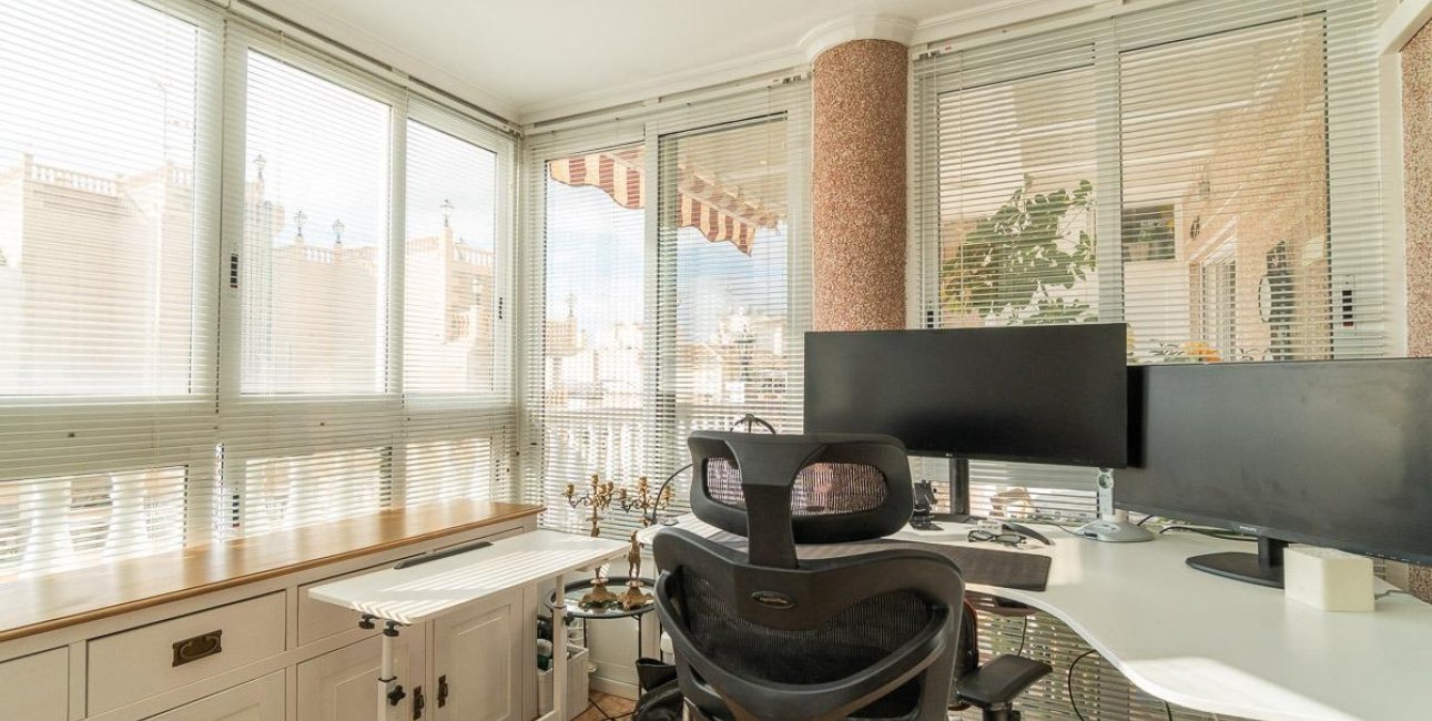 Resale - Penthouse -
Torrevieja - Centro