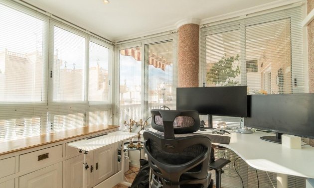 Resale - Penthouse -
Torrevieja - Centro