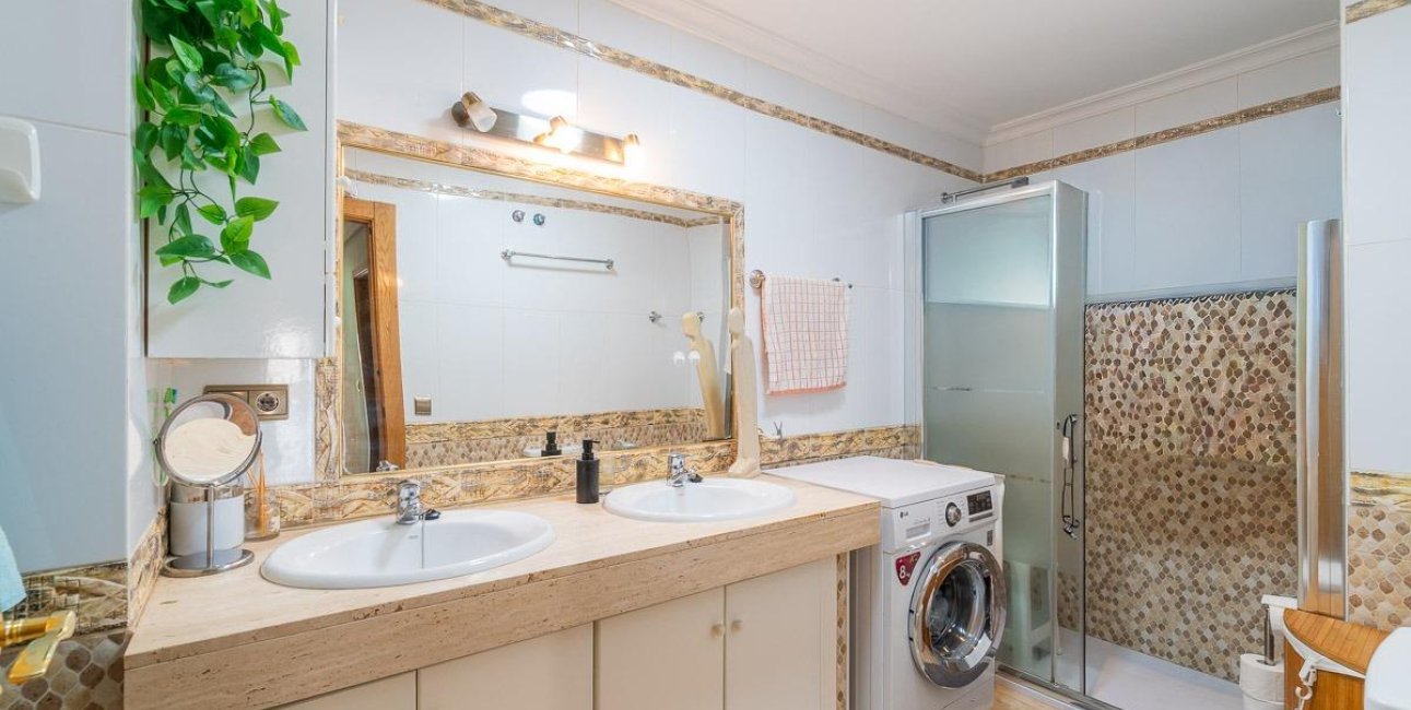 Resale - Penthouse -
Torrevieja - Centro