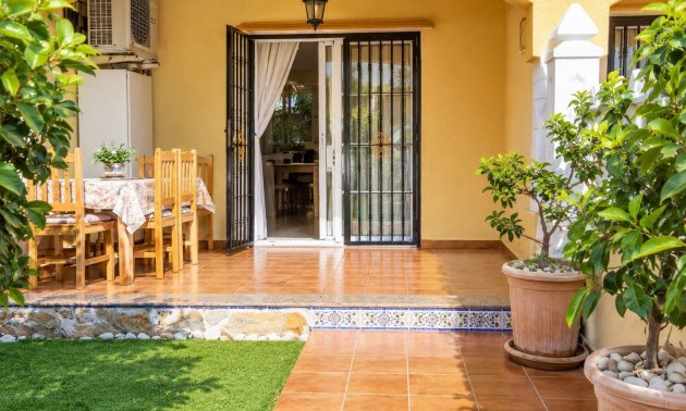 Resale - Bungalow -
Orihuela Costa - Lomas de Cabo Roig