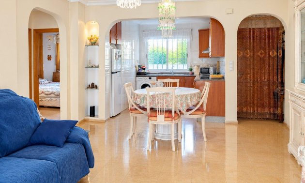 Resale - Bungalow -
Orihuela Costa - Lomas de Cabo Roig