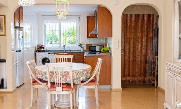 Resale - Bungalow -
Orihuela Costa - Lomas de Cabo Roig