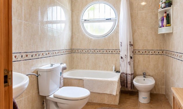 Resale - Bungalow -
Orihuela Costa - Lomas de Cabo Roig