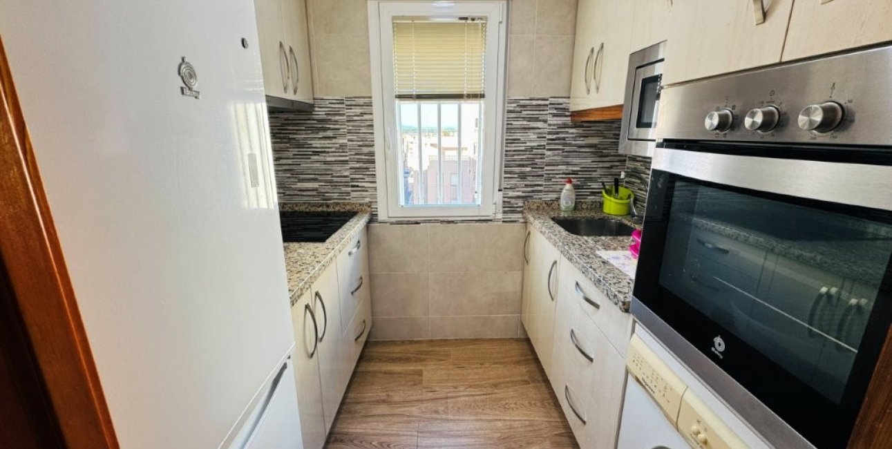 Resale - Apartment / flat -
Torrevieja - La Mata