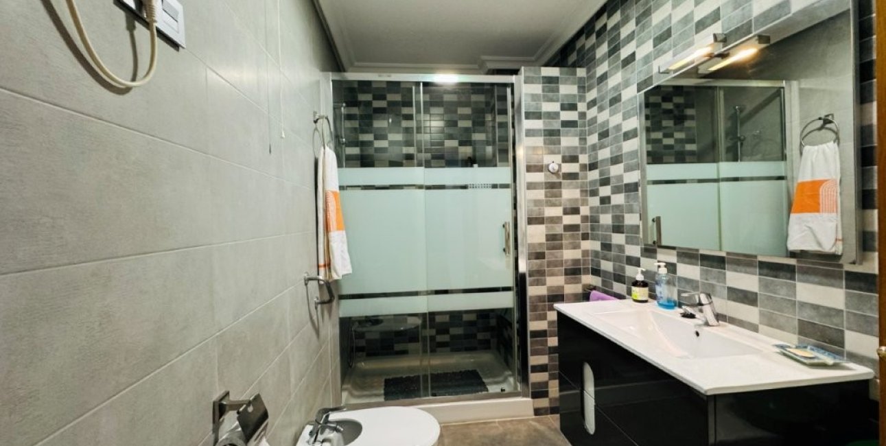 Resale - Apartment / flat -
Torrevieja - La Mata