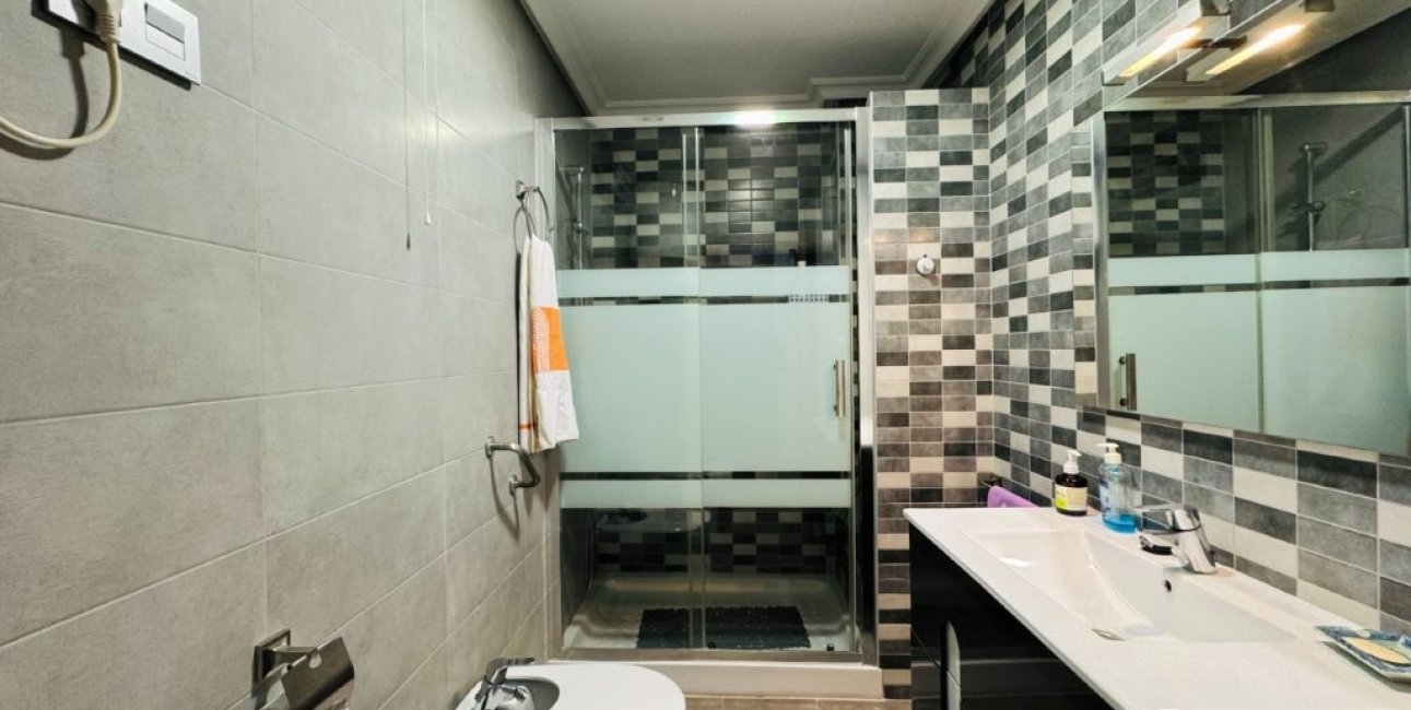 Resale - Apartment / flat -
Torrevieja - La Mata