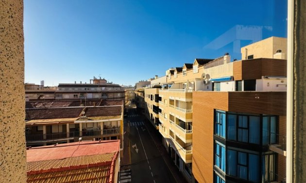 Resale - Apartment / flat -
Torrevieja - La Mata