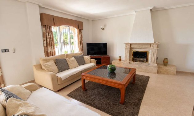 Resale - Villa -
Algorfa - Montemar