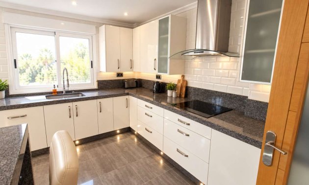 Resale - Villa -
Algorfa - Montemar