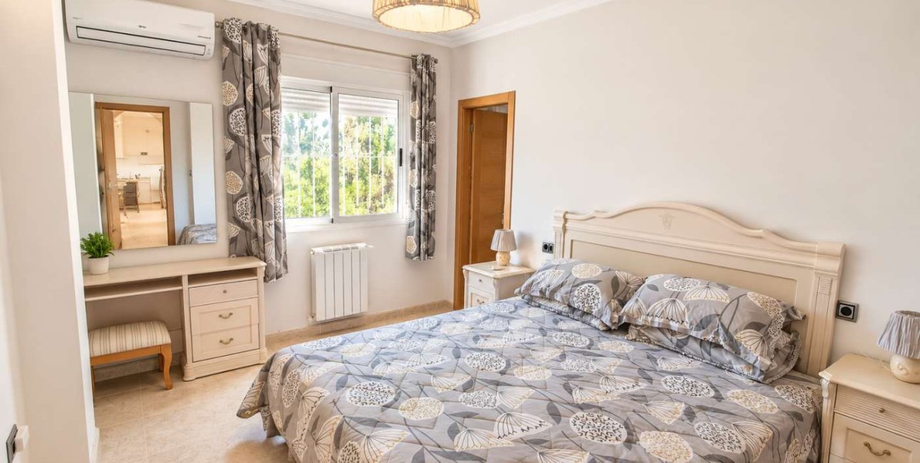 Resale - Villa -
Algorfa - Montemar