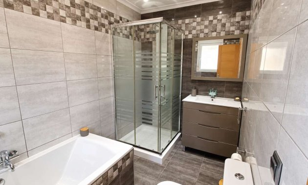 Resale - Villa -
Algorfa - Montemar