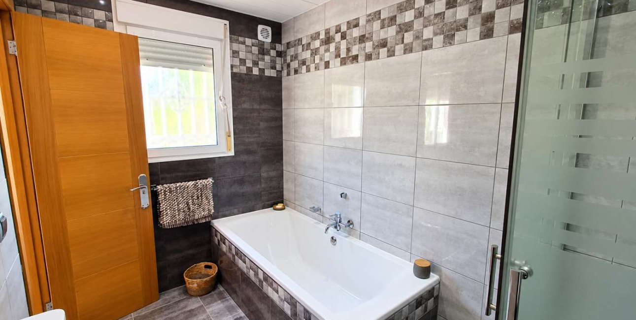 Resale - Villa -
Algorfa - Montemar