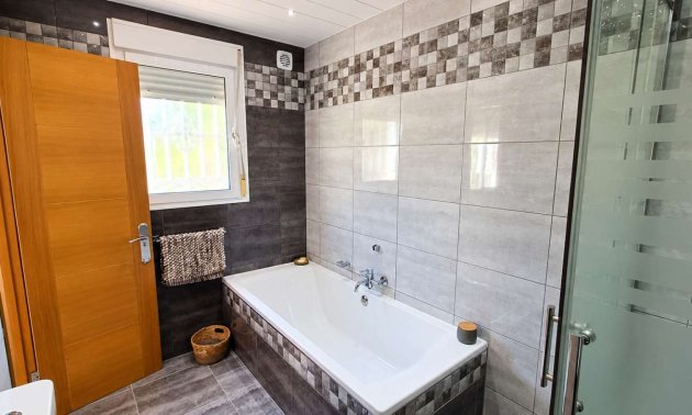 Resale - Villa -
Algorfa - Montemar