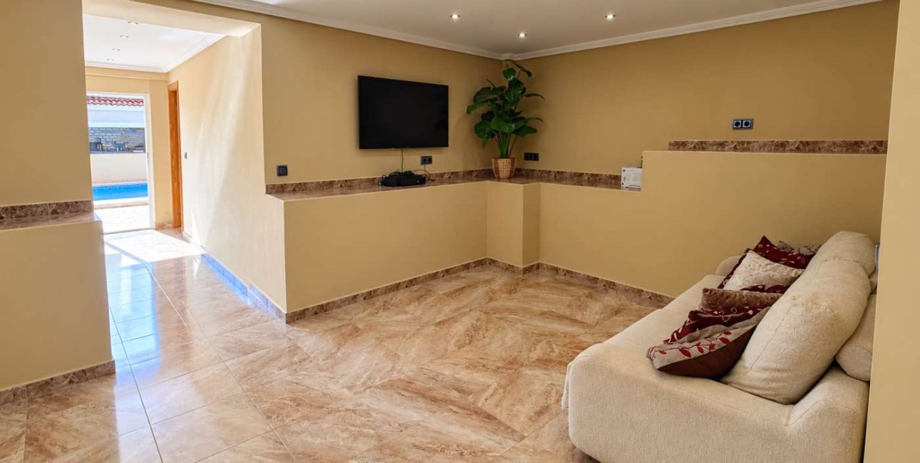 Resale - Villa -
Algorfa - Montemar