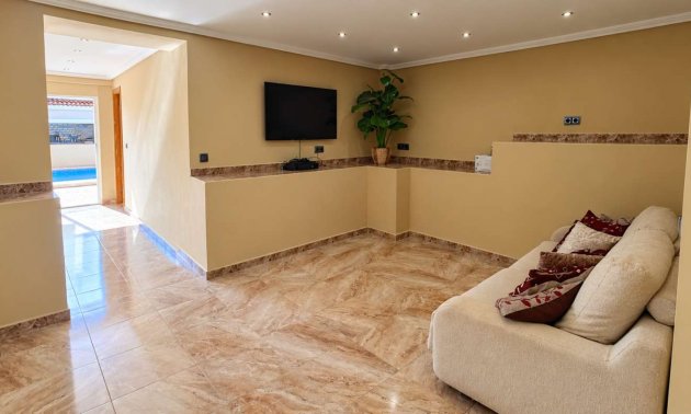 Resale - Villa -
Algorfa - Montemar