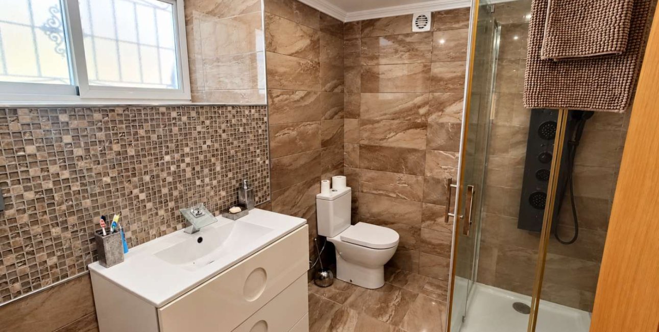 Resale - Villa -
Algorfa - Montemar