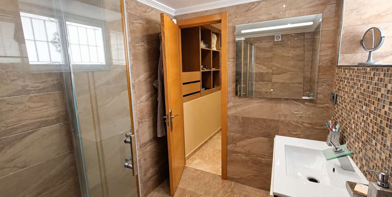 Resale - Villa -
Algorfa - Montemar