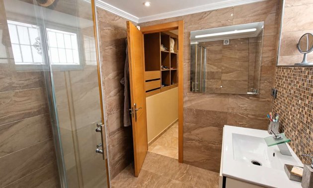 Resale - Villa -
Algorfa - Montemar