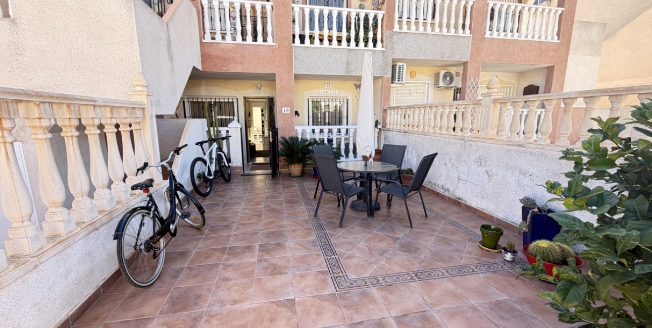 Resale - Apartment / flat -
Orihuela Costa - Villamartin