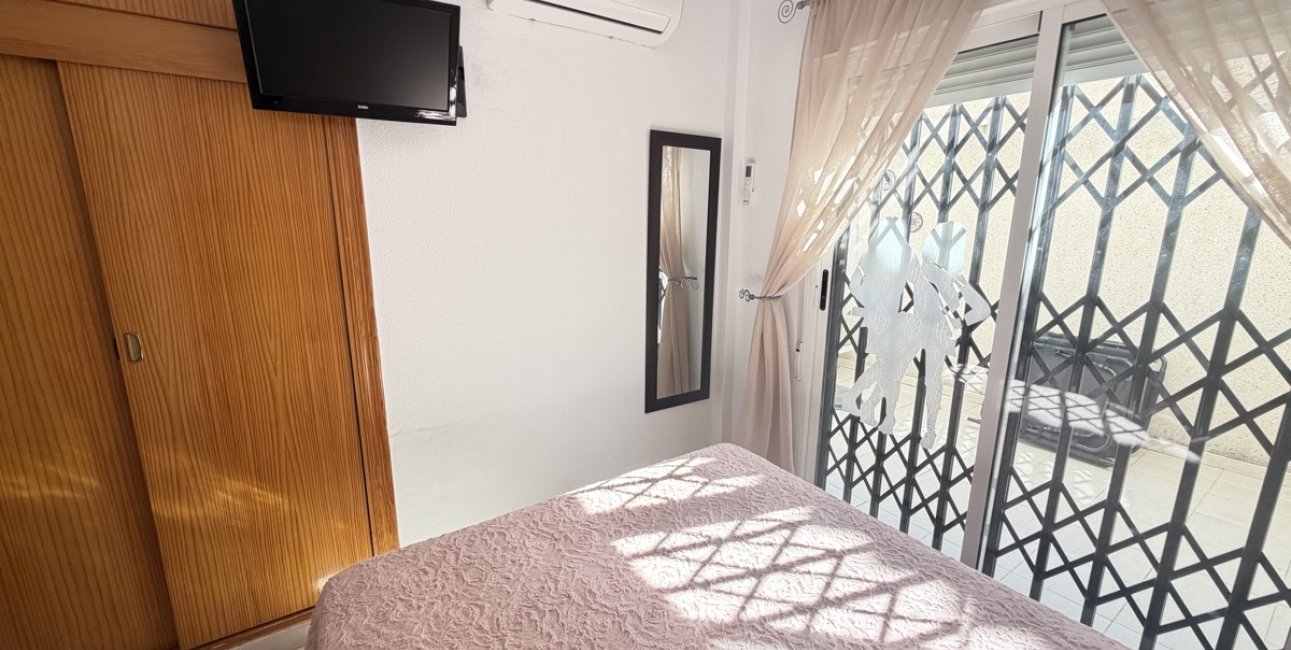Resale - Apartment / flat -
Orihuela Costa - Villamartin