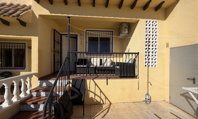 Resale - Apartment / flat -
Orihuela Costa - Villamartin