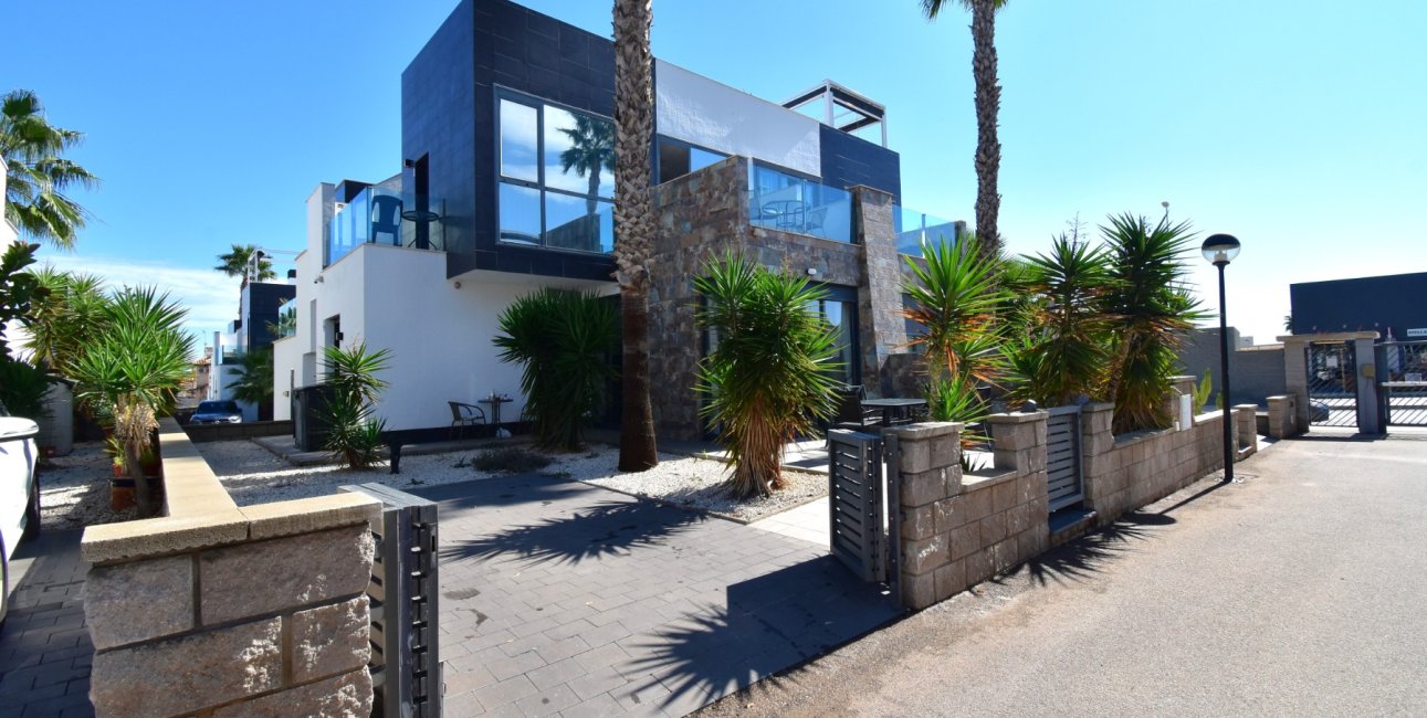 Resale - Townhouse -
Orihuela Costa - Lomas de Cabo Roig