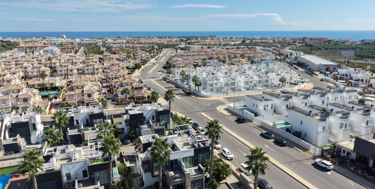 Resale - Townhouse -
Orihuela Costa - Lomas de Cabo Roig