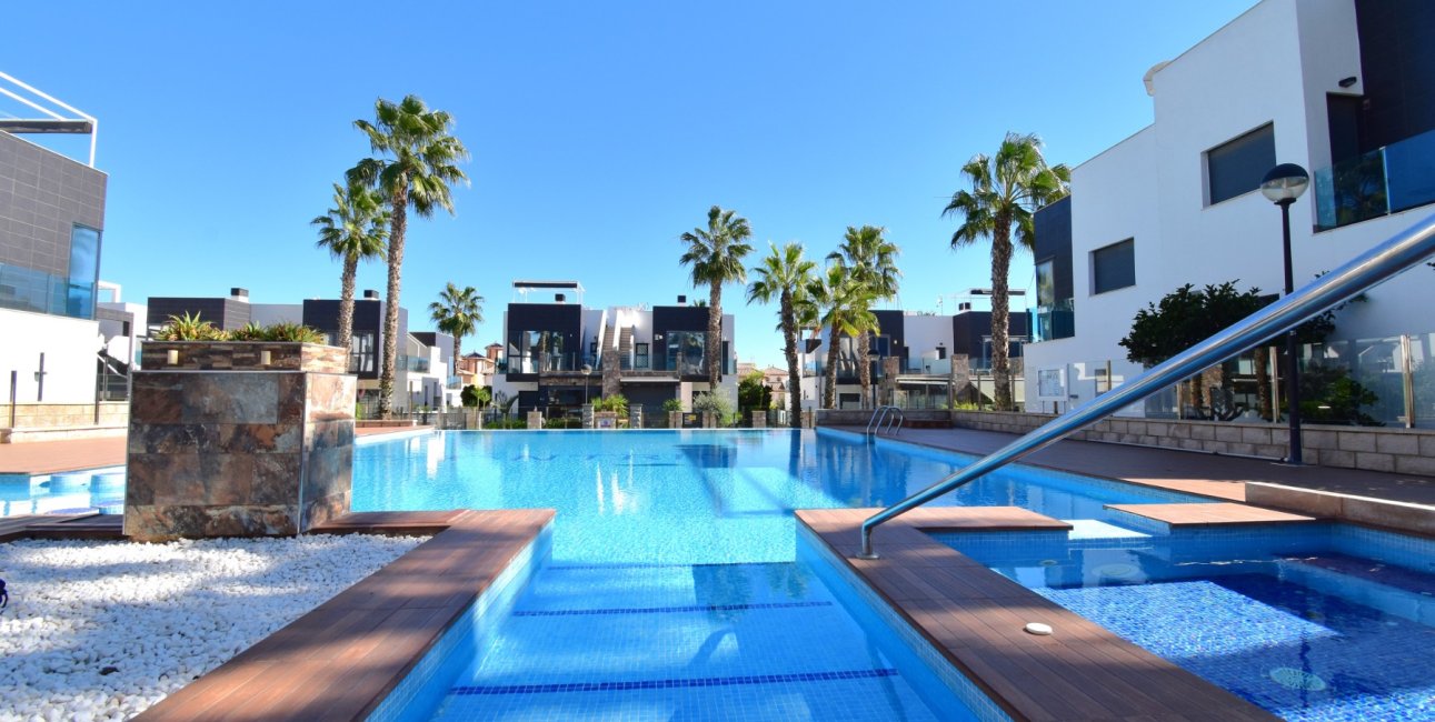 Resale - Townhouse -
Orihuela Costa - Lomas de Cabo Roig