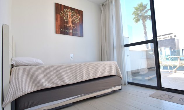 Resale - Townhouse -
Orihuela Costa - Lomas de Cabo Roig