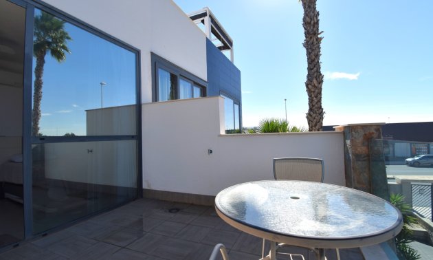 Resale - Townhouse -
Orihuela Costa - Lomas de Cabo Roig
